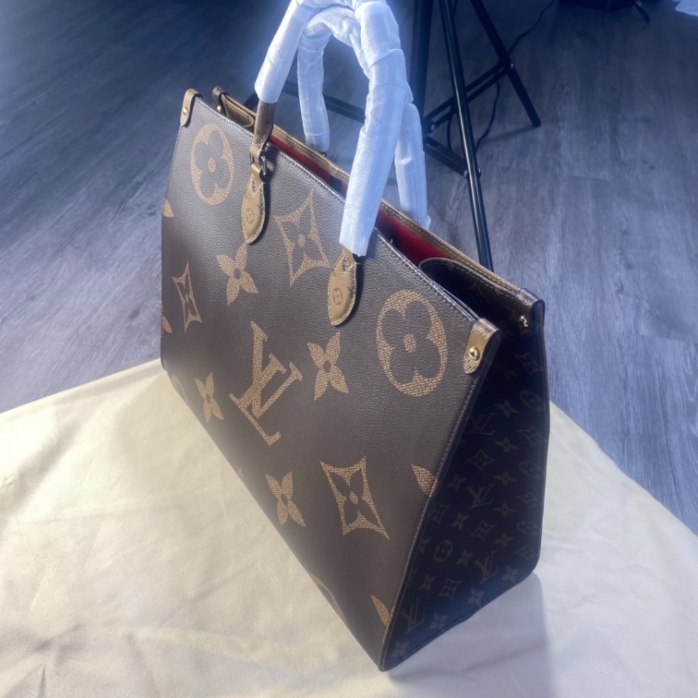OnTheGo GM Tote Monogram Reverse Canvas Brown Bag - Picture 11 of 15